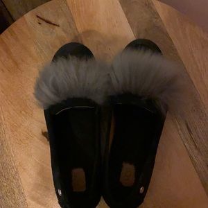 UGG Pom Pom slippers